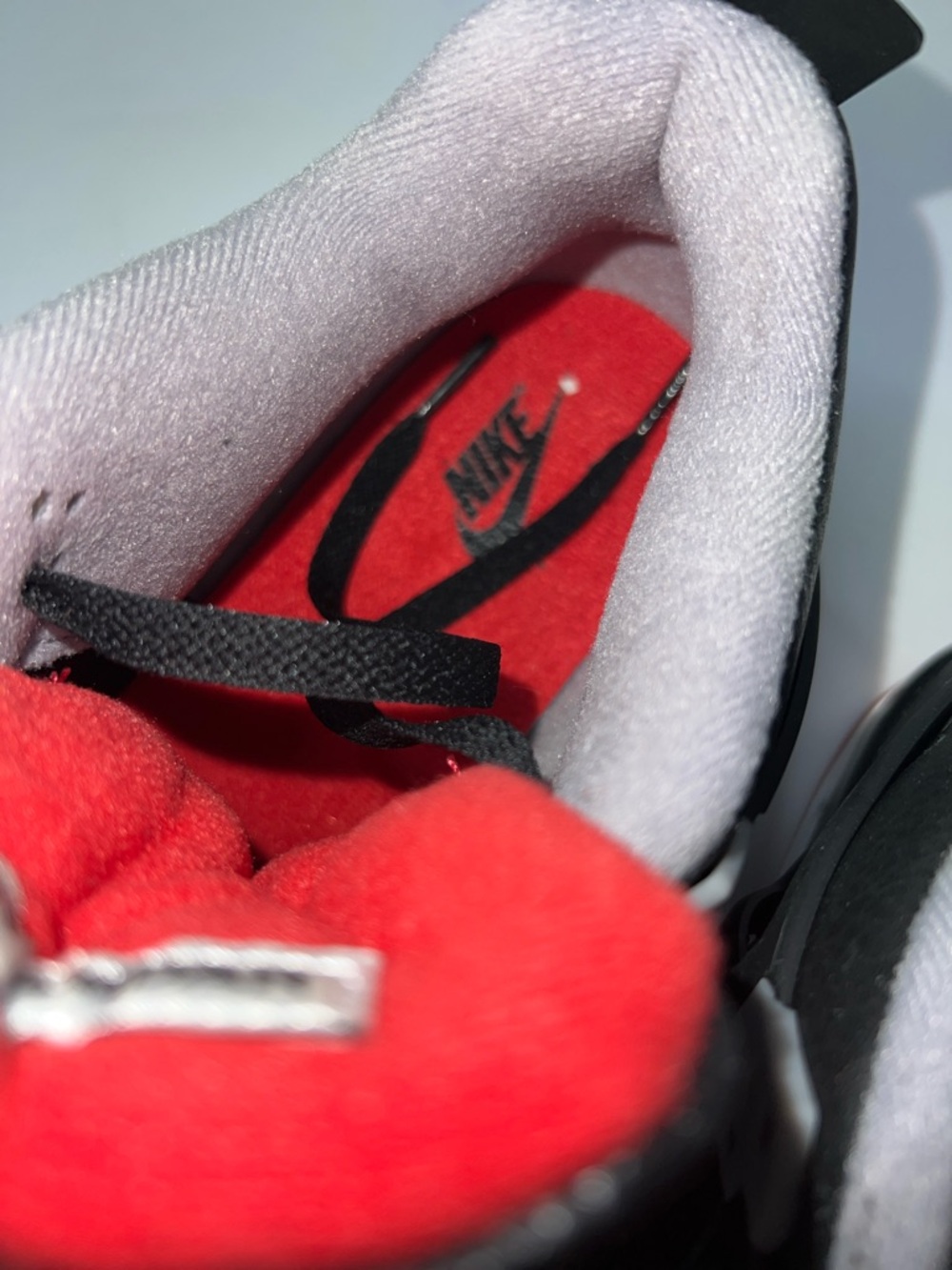 Nike Air Jordan 4 Retro ‘Bred size 7Y - Picture 5 of 11
